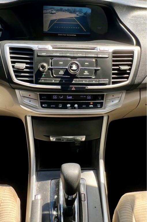 2015 Honda Accord Image 9