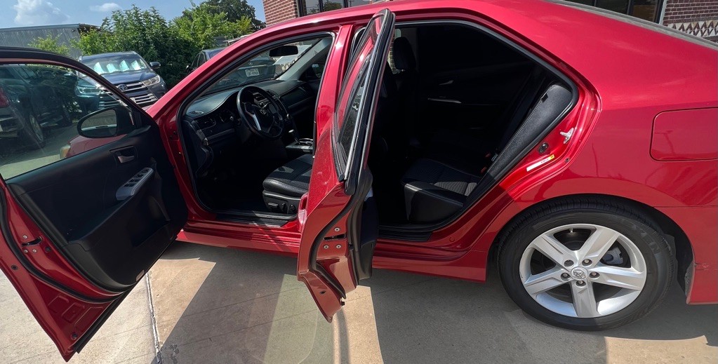 2012 Toyota Camry Image 10