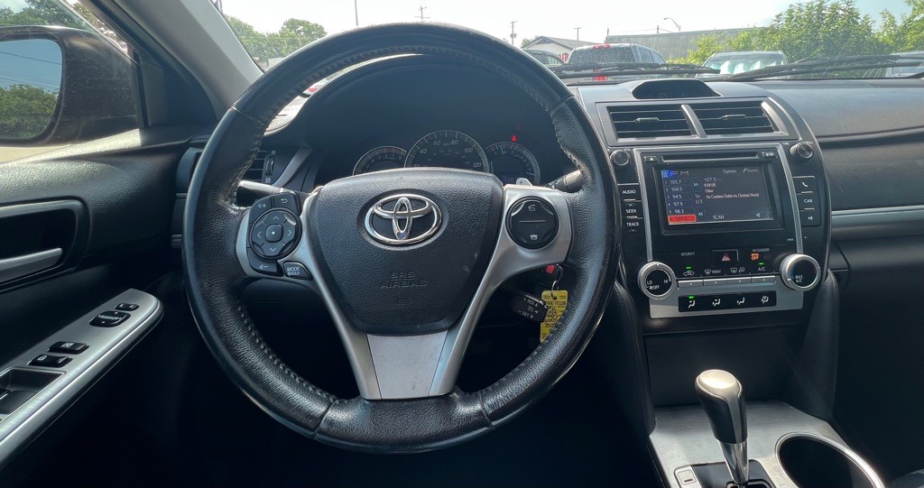 2012 Toyota Camry Image 12