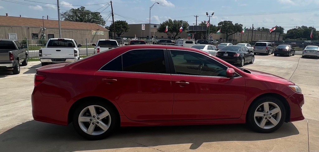 2012 Toyota Camry Image 5
