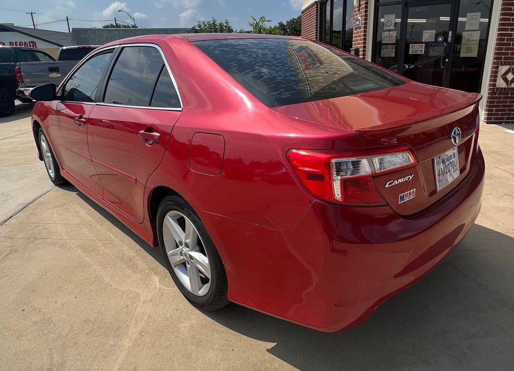 2012 Toyota Camry Image 7