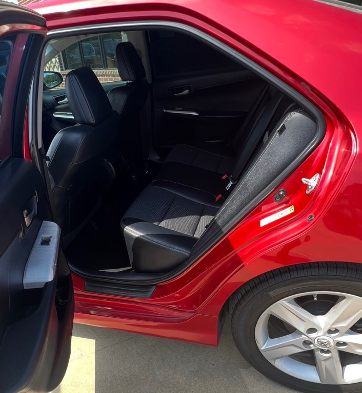 2012 Toyota Camry Image 11