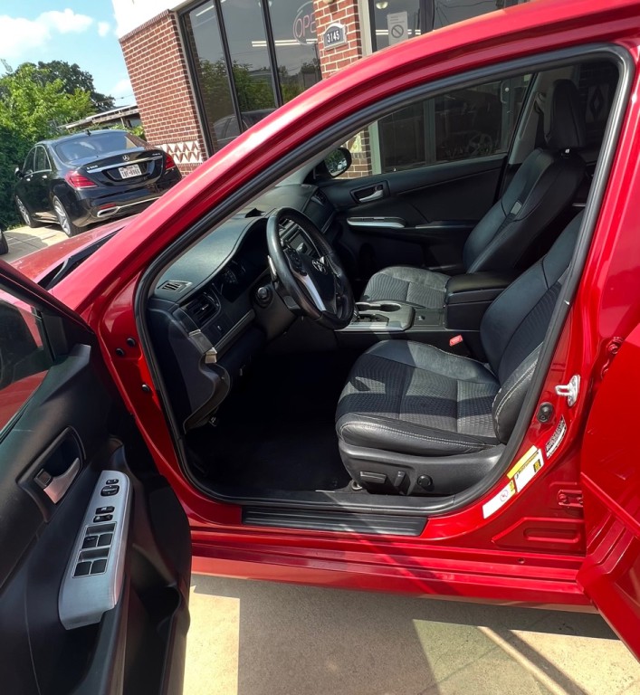 2012 Toyota Camry Image 13