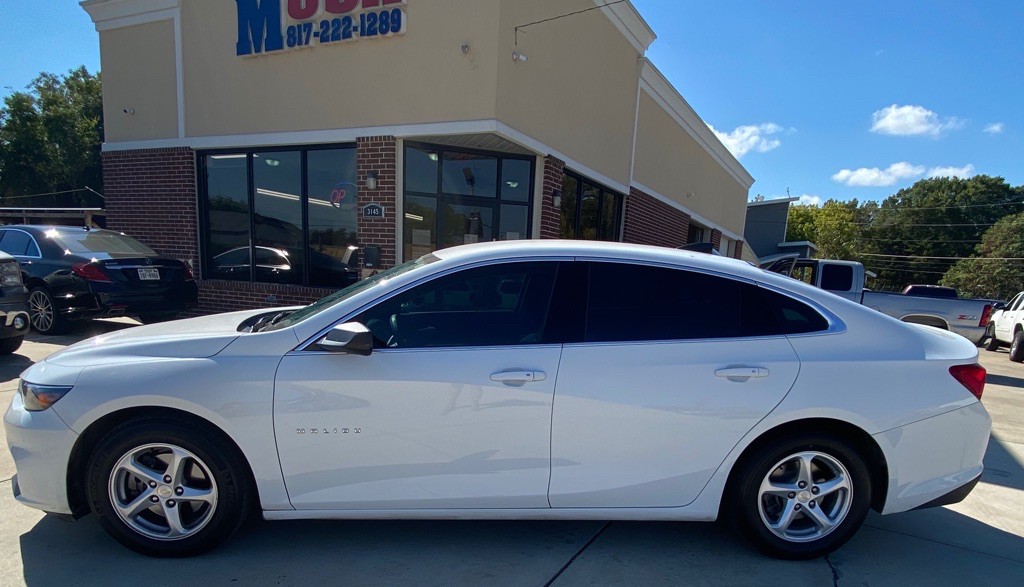 2017 Chevrolet Malibu Image 6