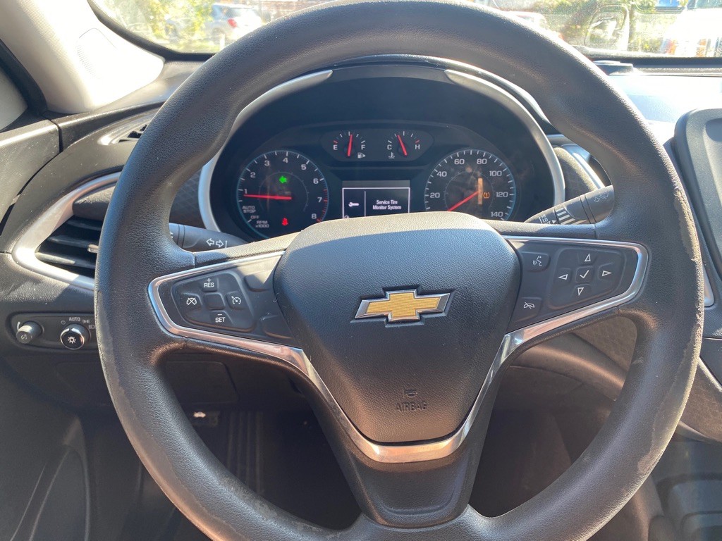 2017 Chevrolet Malibu Image 12