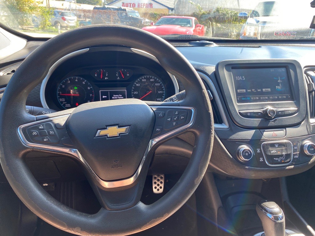 2017 Chevrolet Malibu Image 15