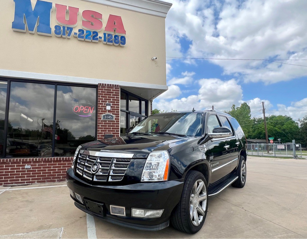 2008 Cadillac Escalade Image 1