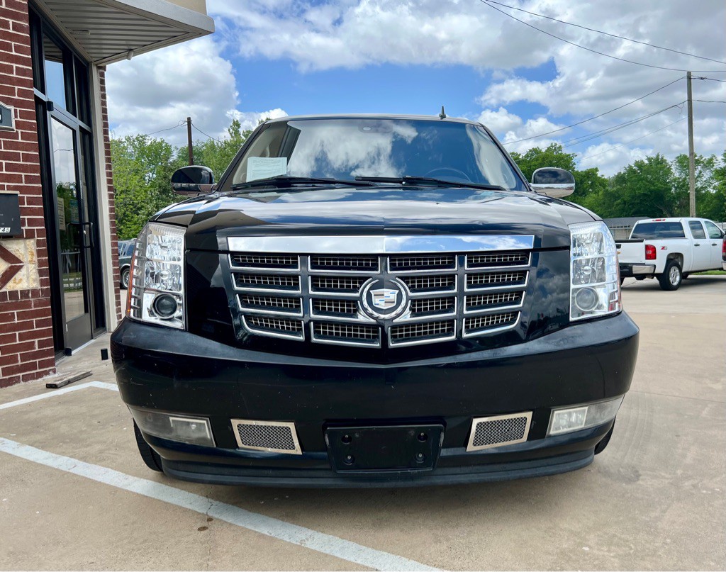 2008 Cadillac Escalade Image 2