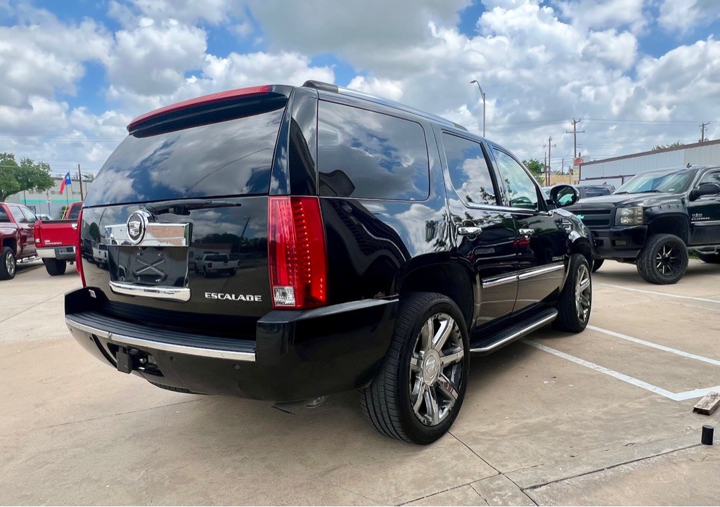 2008 Cadillac Escalade Image 6