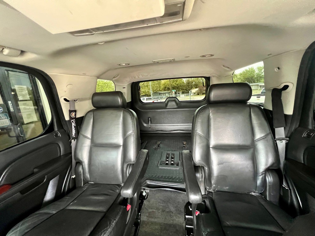 2008 Cadillac Escalade Image 11