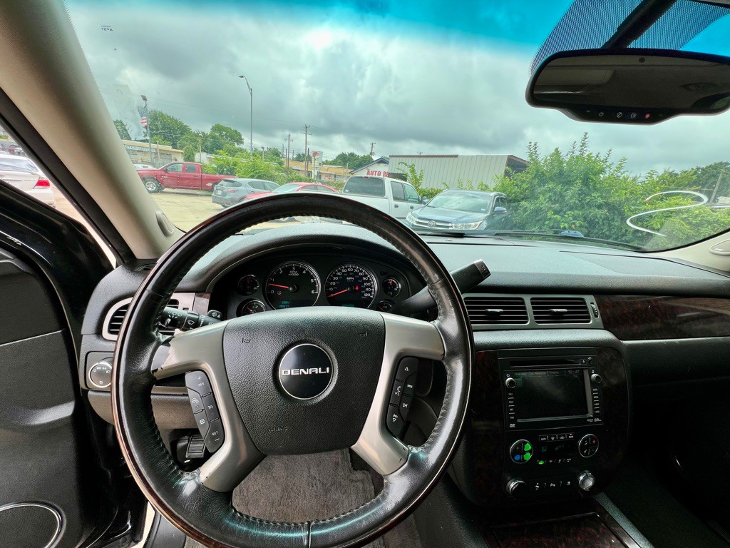 2011 GMC Yukon Image 8