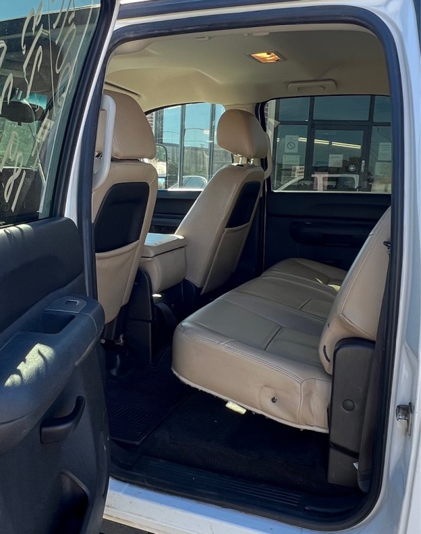 2011 GMC Sierra Image 11