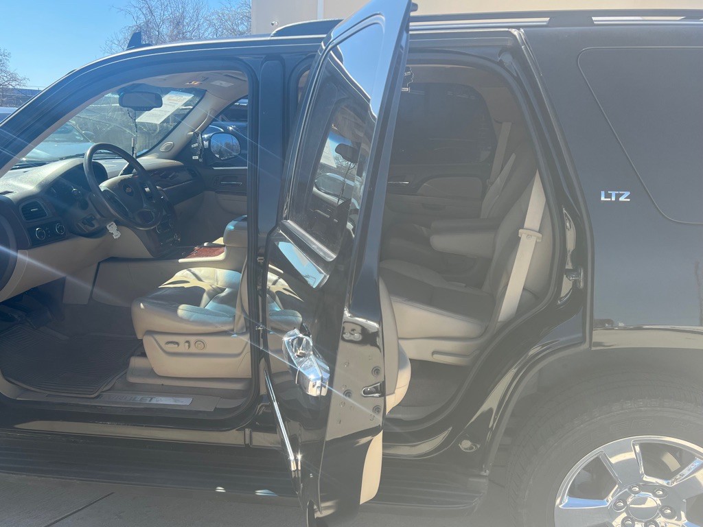 2012 Chevrolet Tahoe Image 11