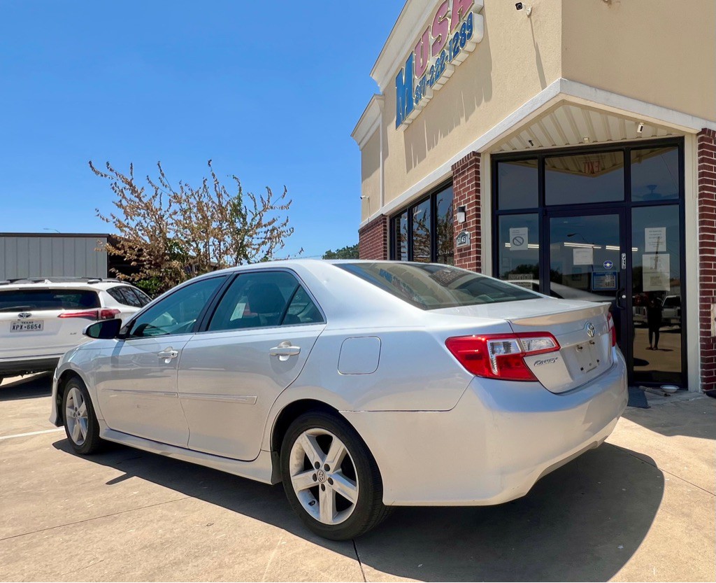 2013 Toyota Camry Image 4