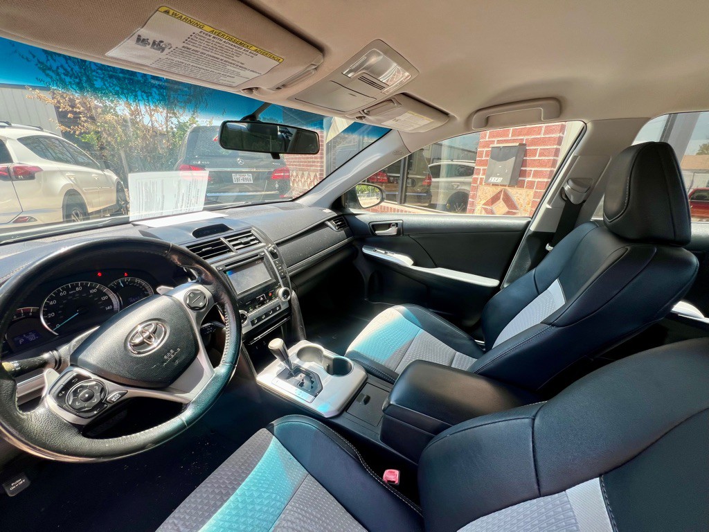 2013 Toyota Camry Image 8
