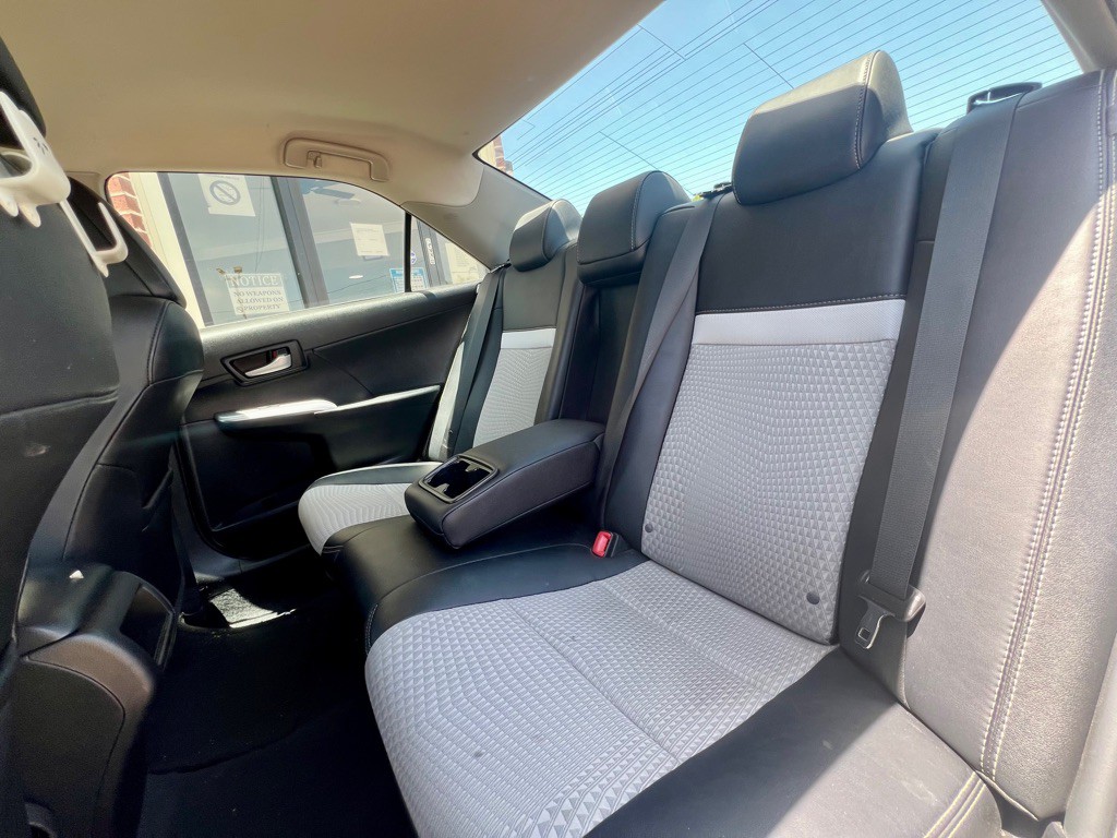 2013 Toyota Camry Image 10