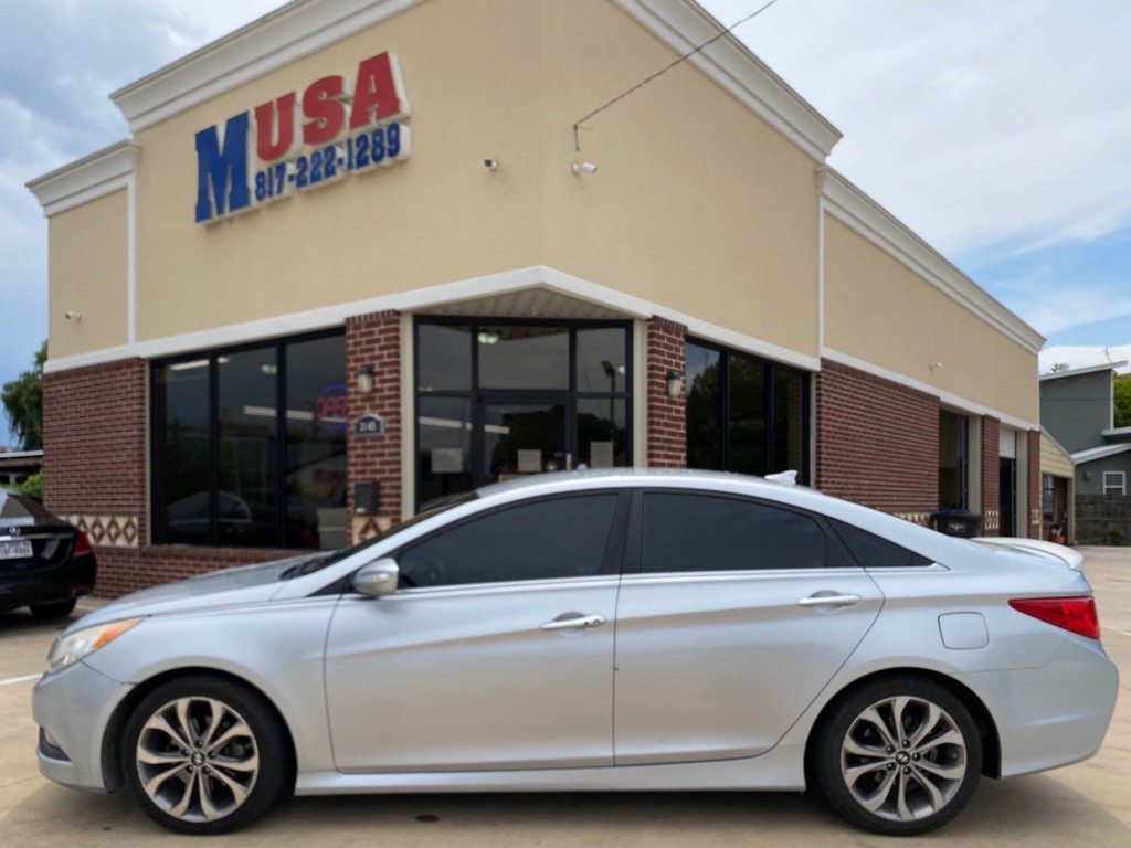 2014 Hyundai Sonata Image 1