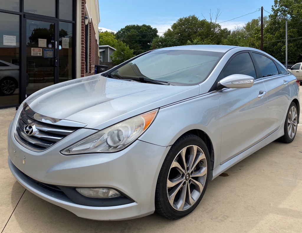 2014 Hyundai Sonata Image 2
