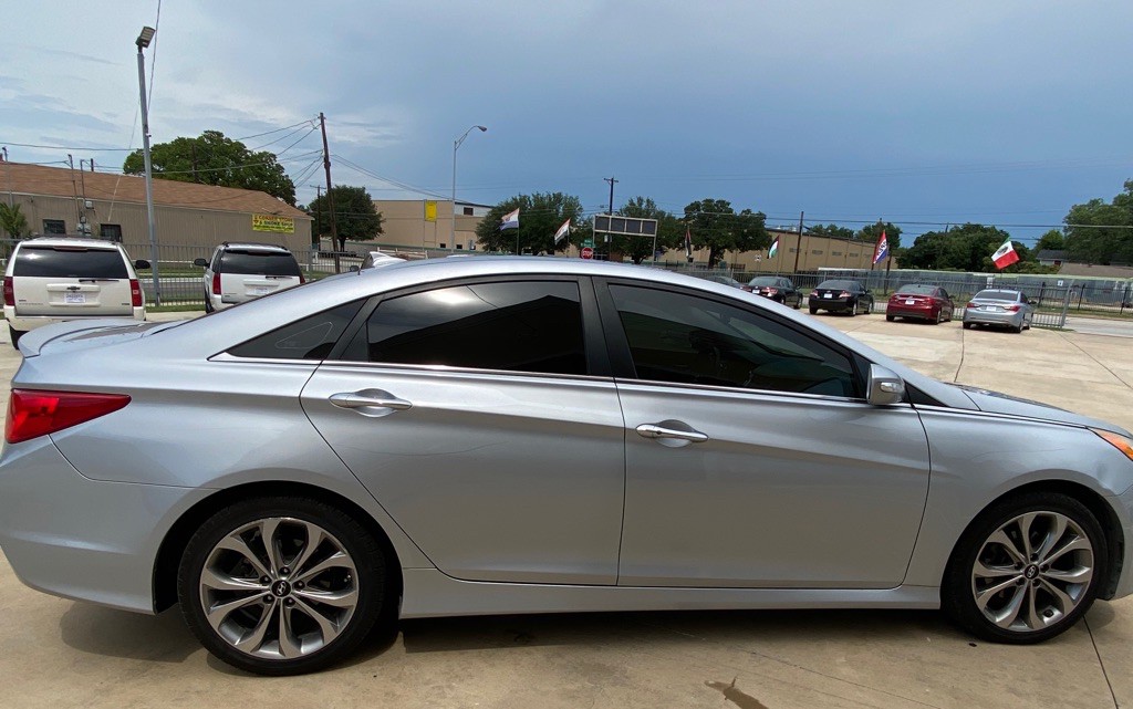 2014 Hyundai Sonata Image 9