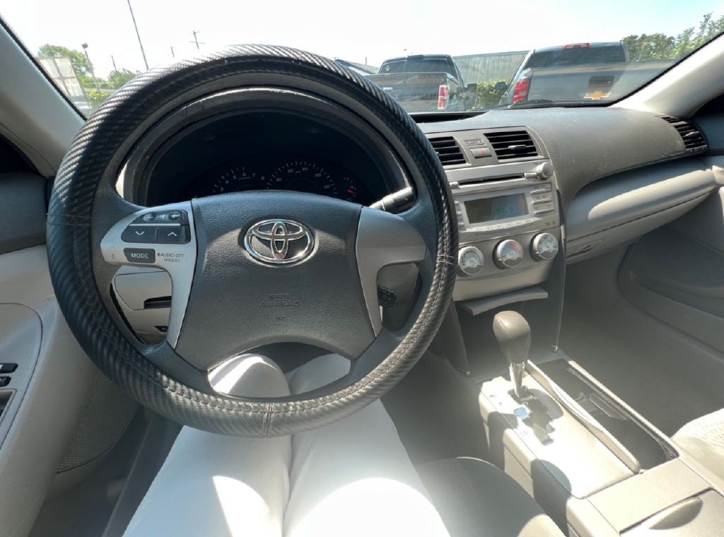 2010 Toyota Camry Image 8