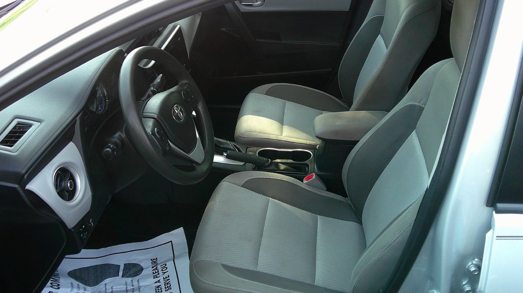 2017 Toyota Corolla Image 6