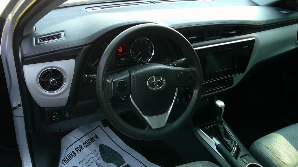 2017 Toyota Corolla Image 7