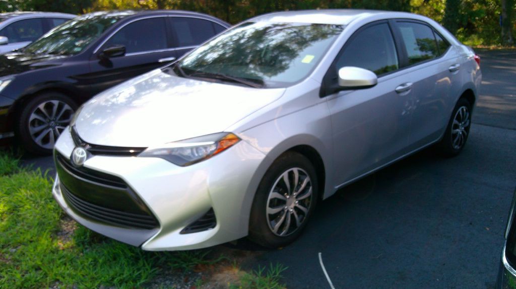 2017 Toyota Corolla Image 1