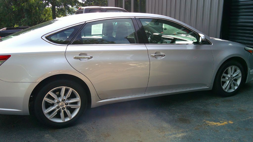 2013 Toyota Avalon Image 2