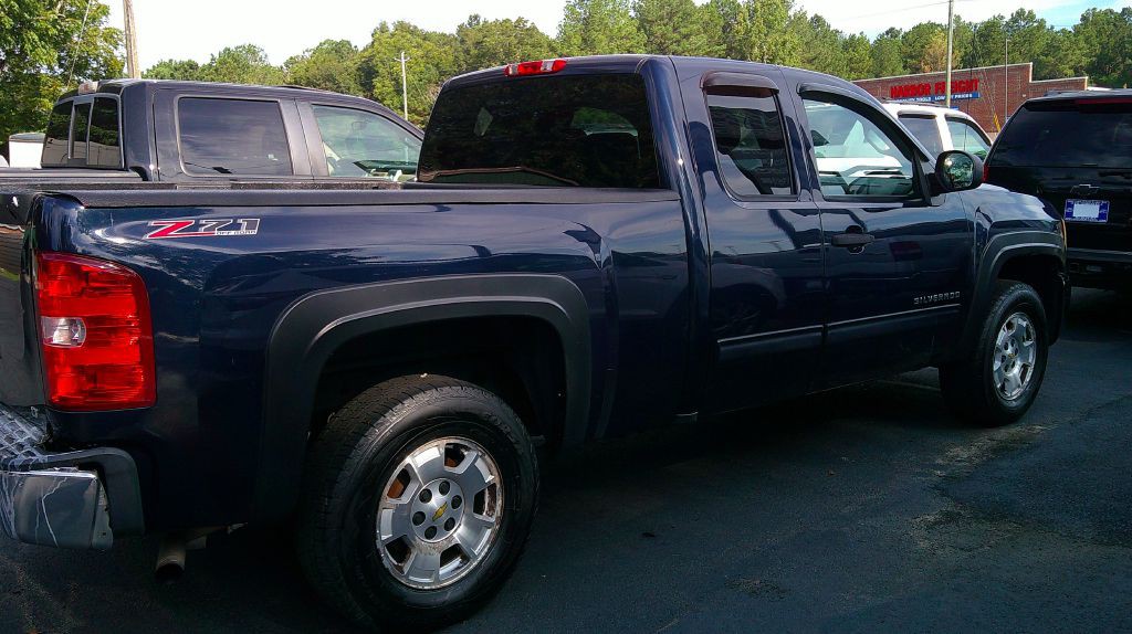 2011 Chevrolet Silverado 1500 Image 2