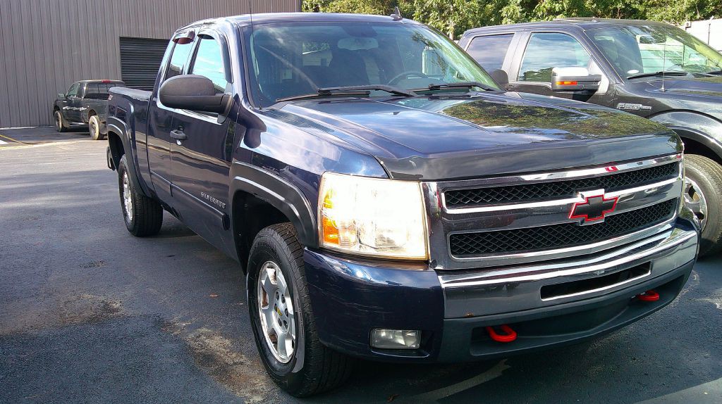 2011 Chevrolet Silverado 1500 Image 3