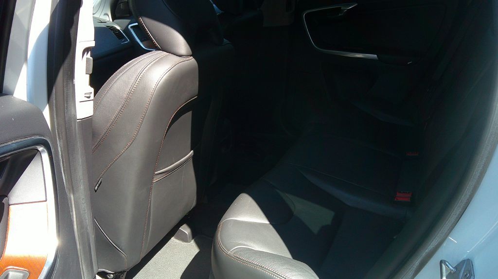 2017 Volvo XC60 Image 1
