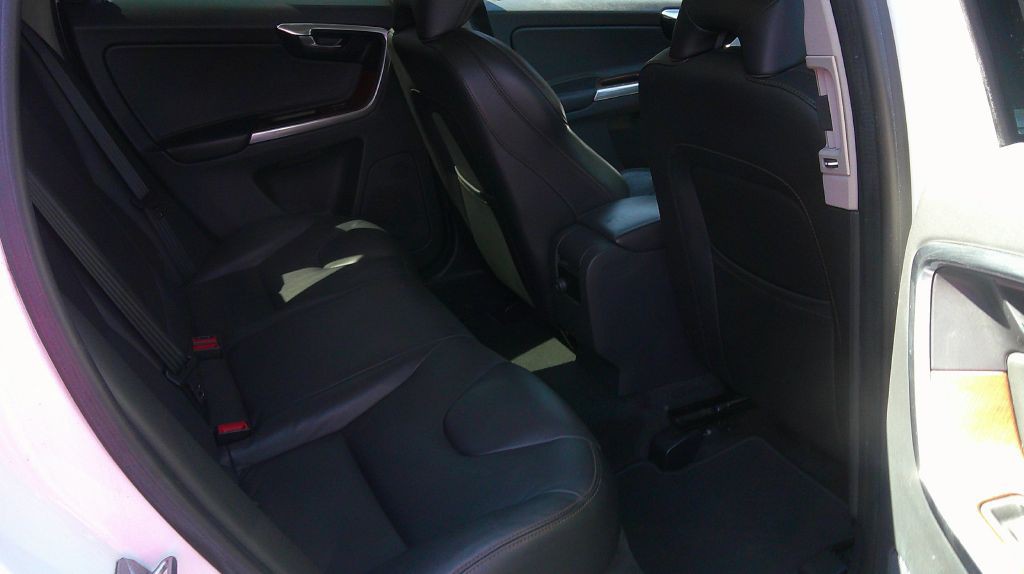 2017 Volvo XC60 Image 3