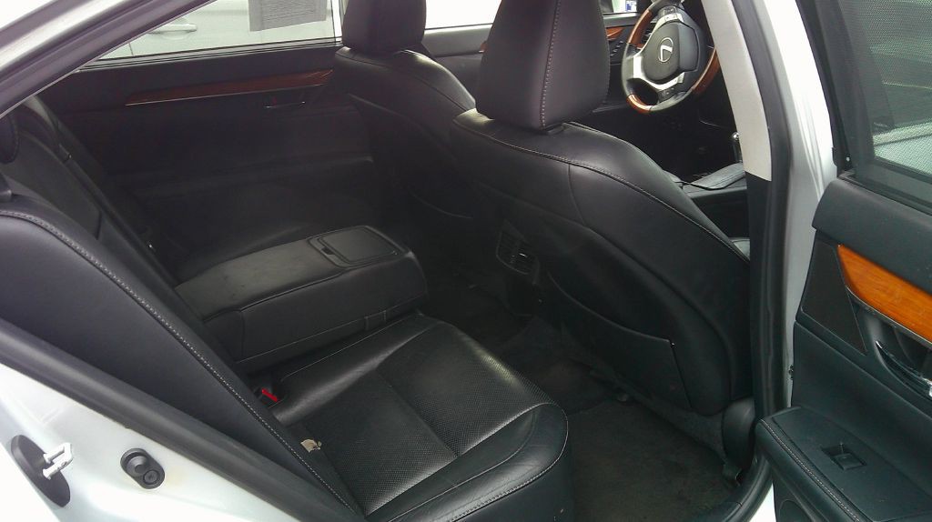 2013 Lexus ES Image 8