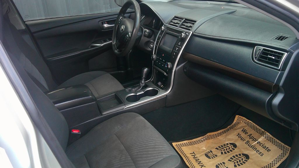 2016 Toyota Camry Image 6