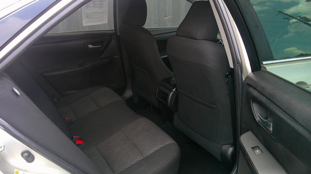 2016 Toyota Camry Image 7