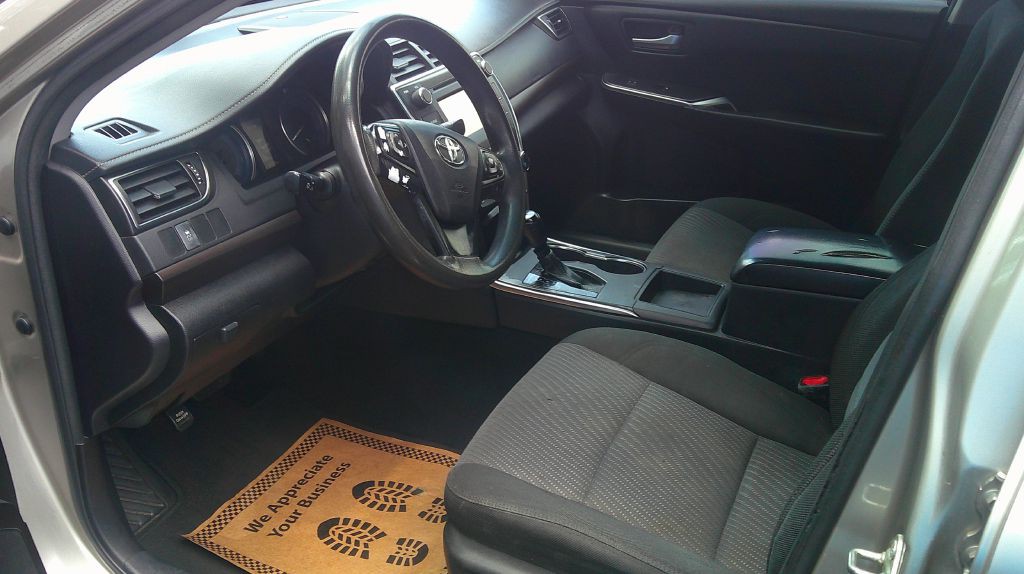 2016 Toyota Camry Image 8