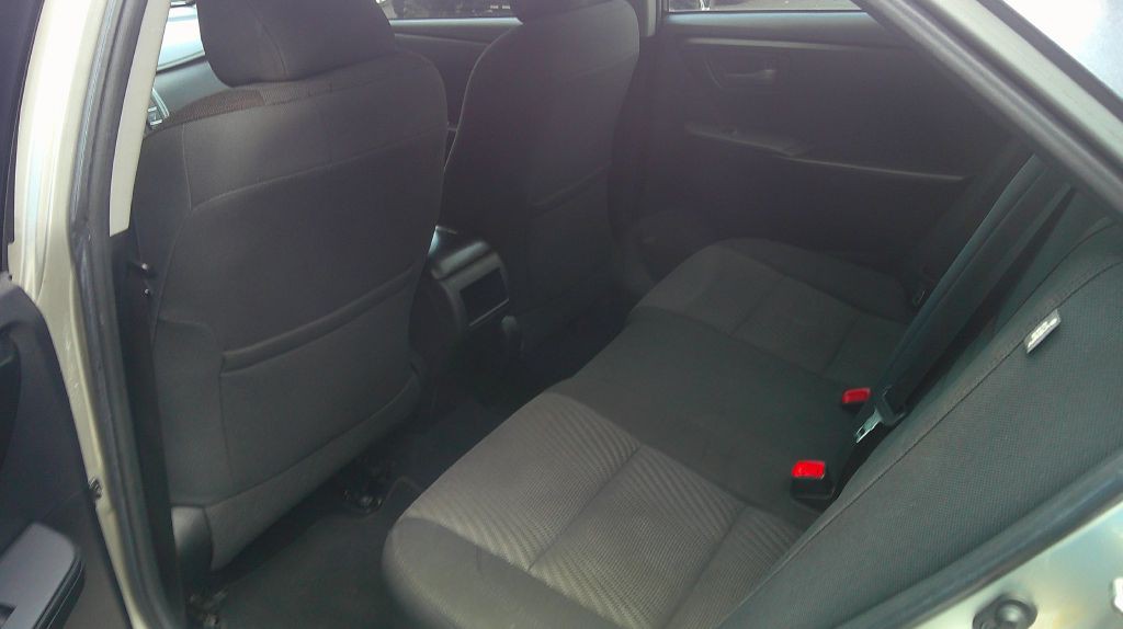 2016 Toyota Camry Image 9