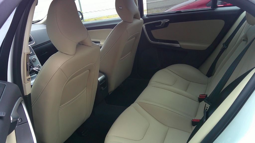 2017 Volvo S60 Image 6