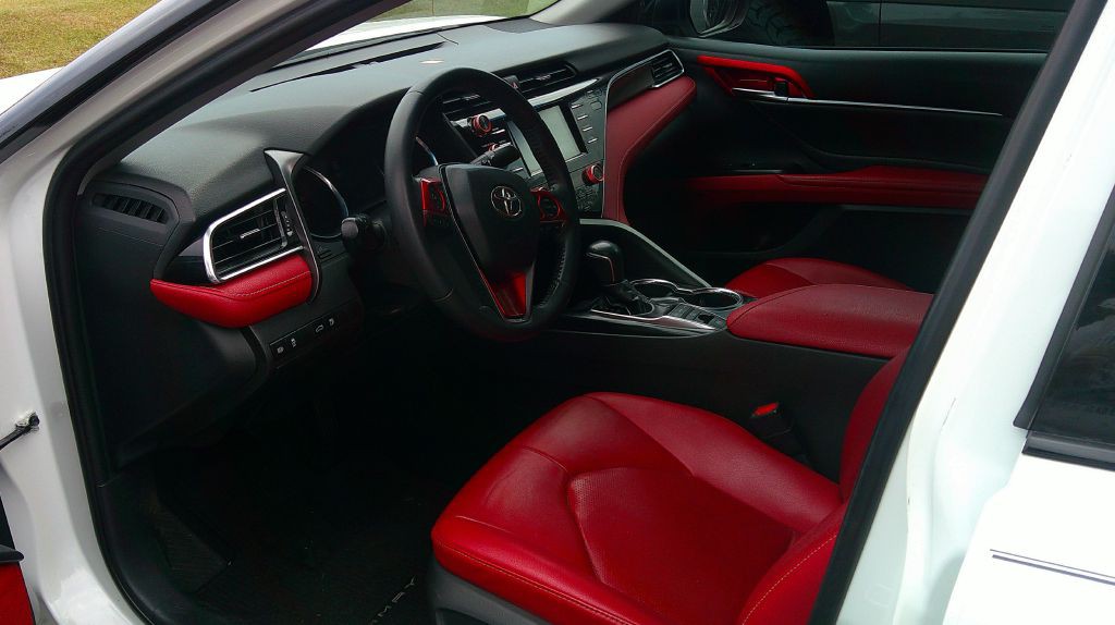 2018 Toyota Camry Image 2