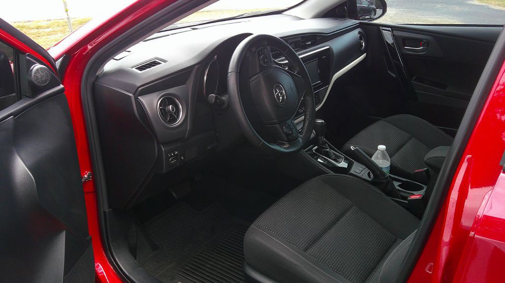 2017 Toyota Corolla Image 5