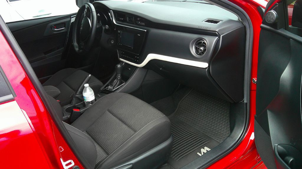 2017 Toyota Corolla Image 8