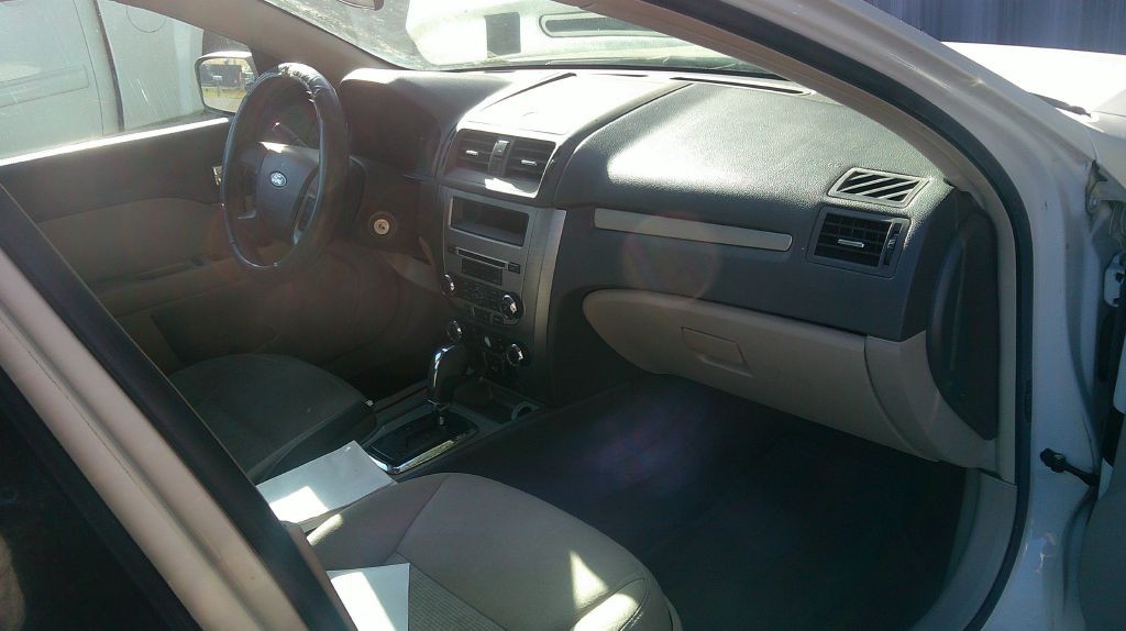 2010 Ford Fusion Image 3