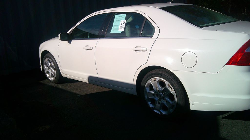 2010 Ford Fusion Image 1