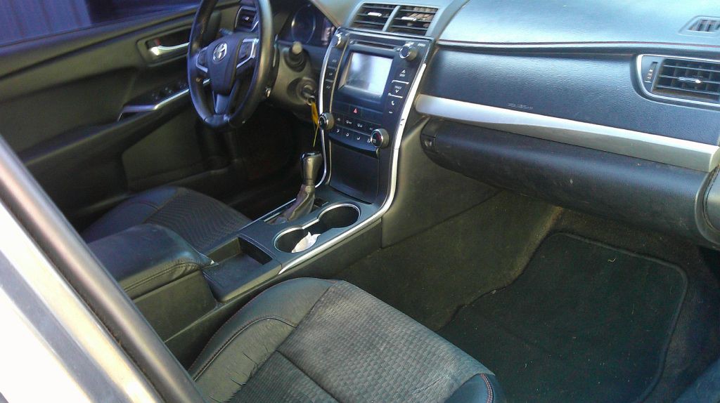 2015 Toyota Camry Image 4
