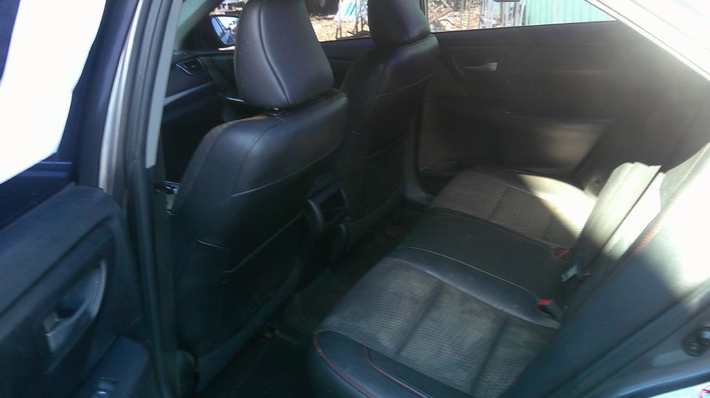 2015 Toyota Camry Image 9