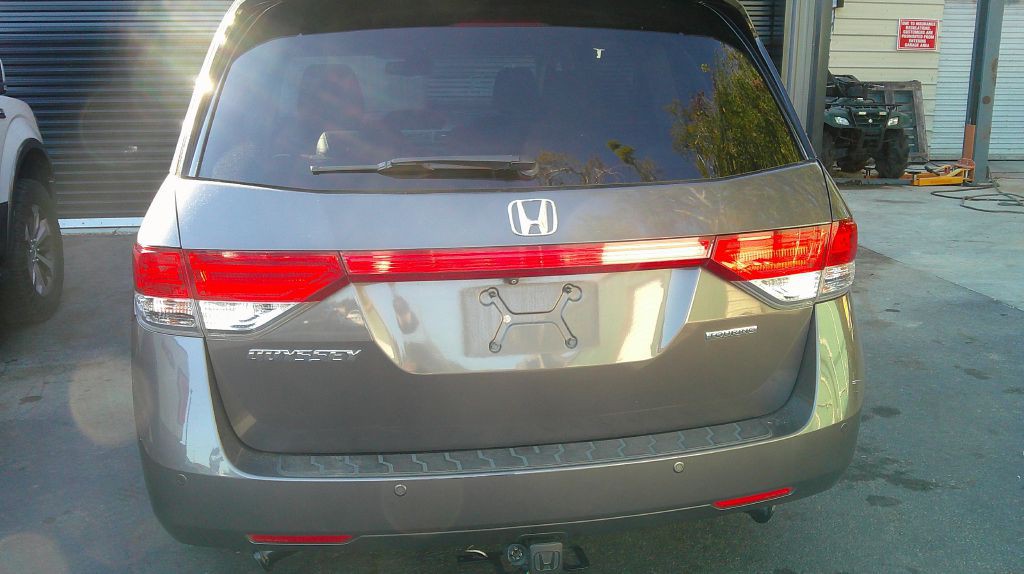 2016 Honda Odyssey Image 1