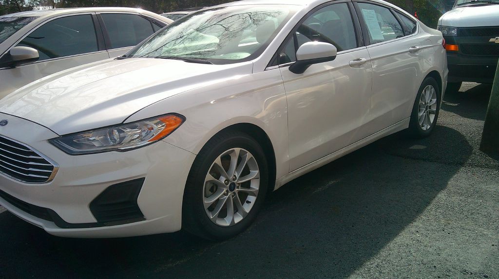 2019 Ford Fusion Image 2