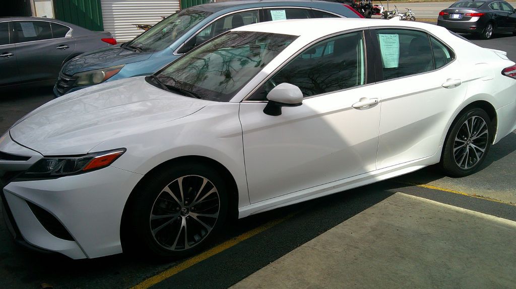 2020 Toyota Camry Image 2