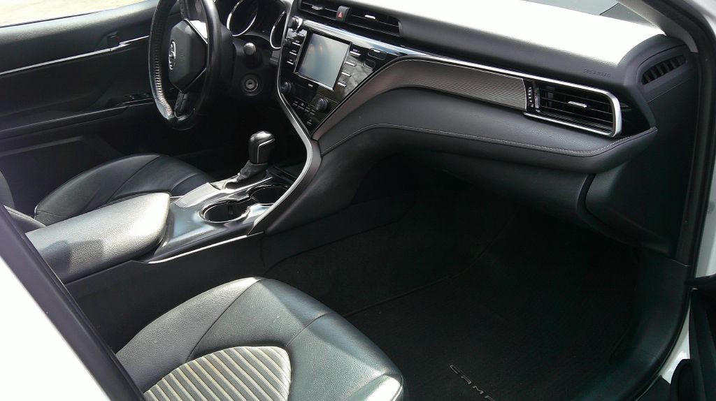 2020 Toyota Camry Image 9