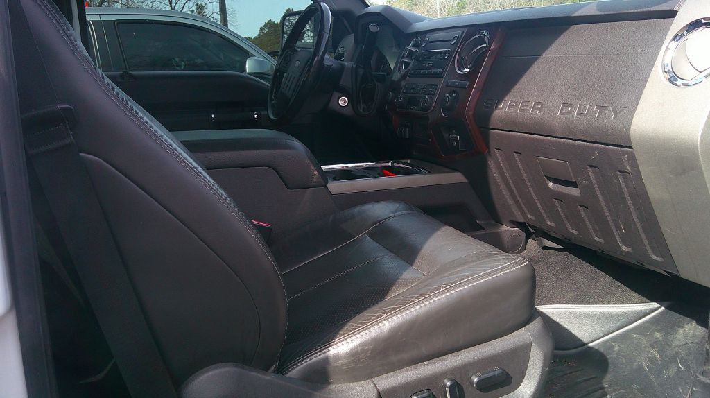 2011 Ford F-250 Image 8